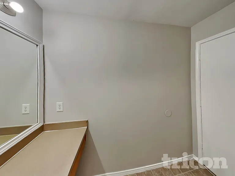 1403 Glens Ferry Ln — Photo 17