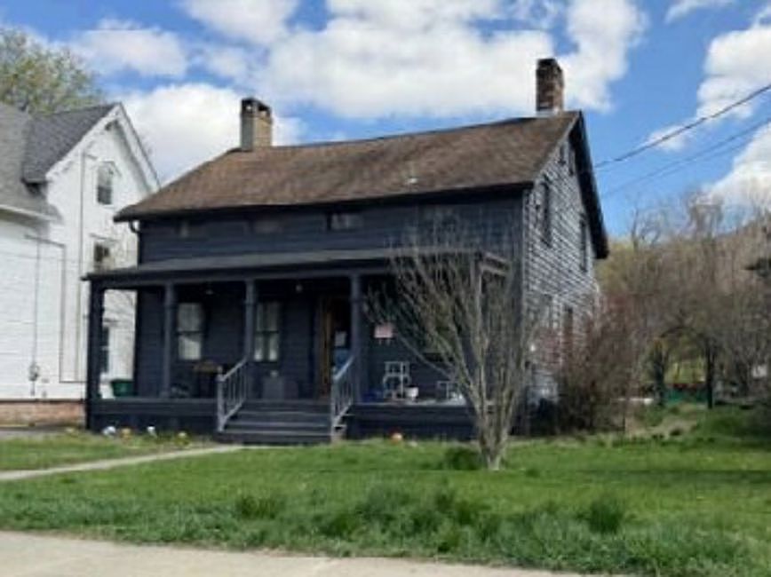 2nd image of 46 Russell Ave