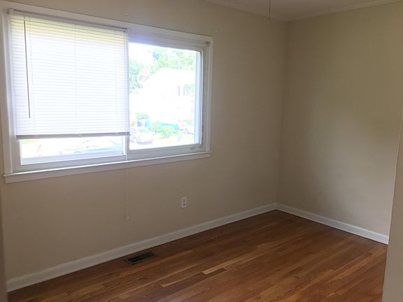 5th image of 811 Tulip Dr