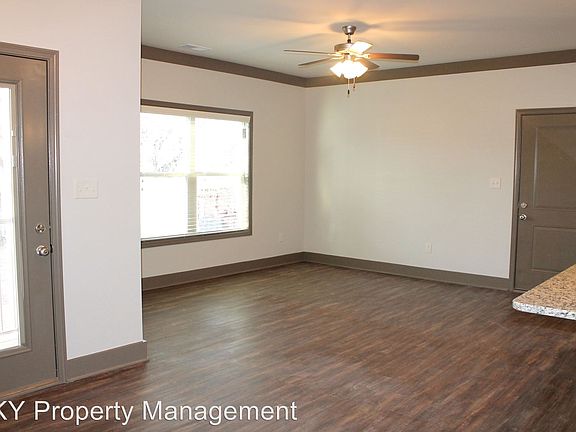 3rd image of 556 Emmett Ave APT 23