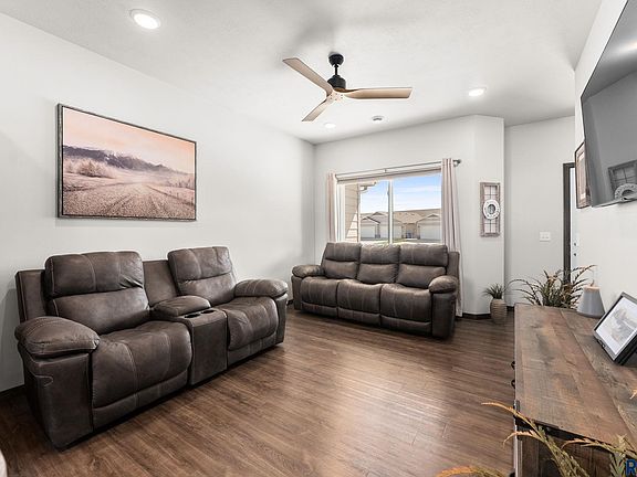 2nd image of 3003 S Broek Dr