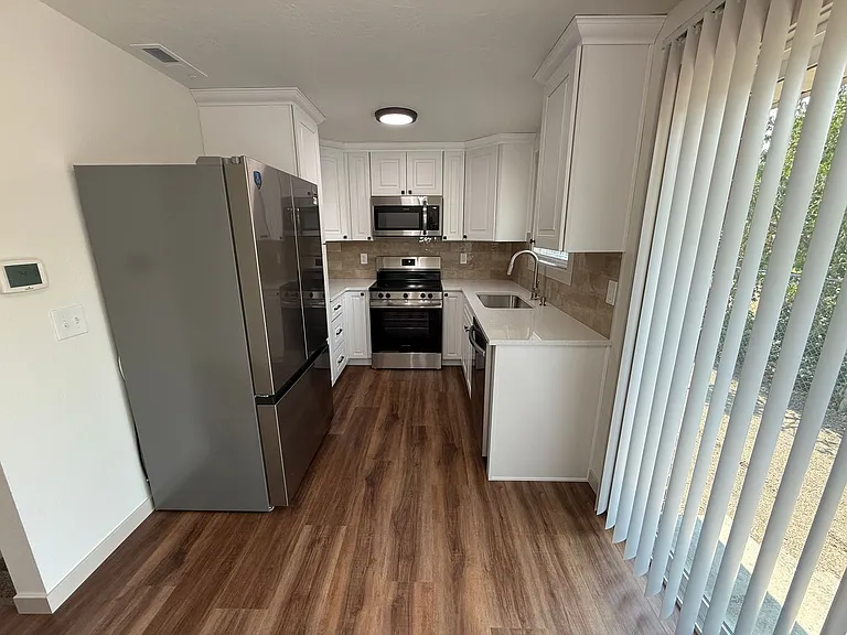 323 East Wabash Avenue — Photo 22