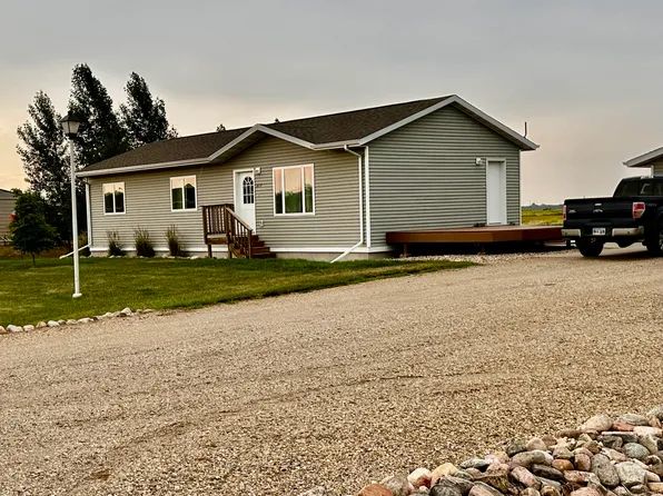 3112 Magnolia St N, Aberdeen, SD 57401