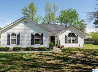 1811 Chickasaw Dr, Albertville, AL 35950