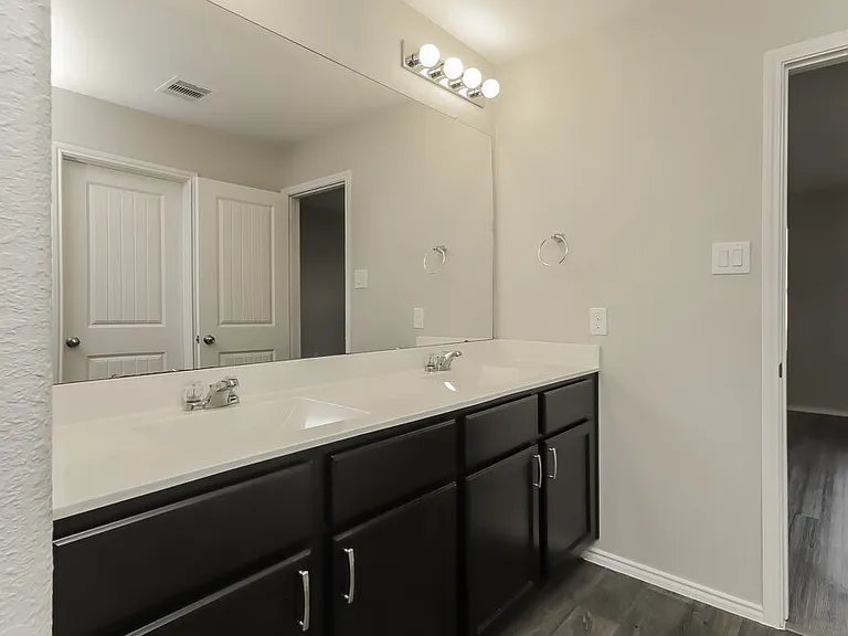 8102 Rose Petals Ln — Photo 11