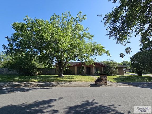 3rd image of 1545 Oriole Ln