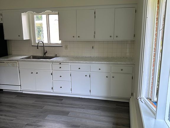 4th image of 6058 Gareau Dr