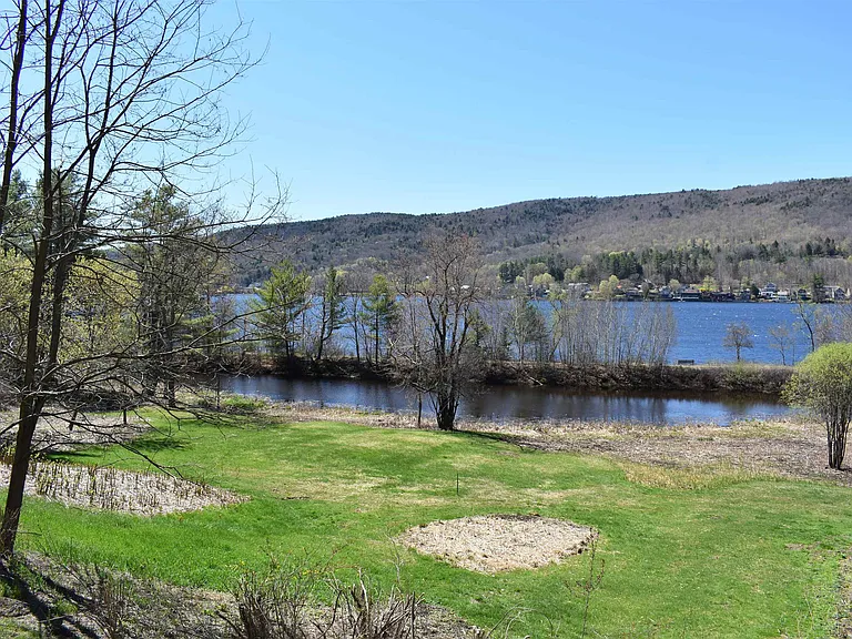 40 US Route 4 — Photo 21