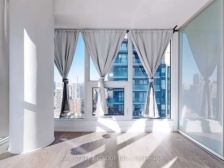 181 Dundas St E #4311 — Photo 14