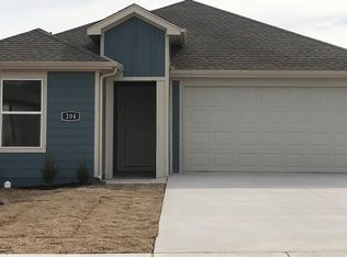 204 NW Bellflower St, Gentry, AR 72734