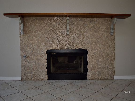 3rd image of 1325 W Crimson Canyon Dr