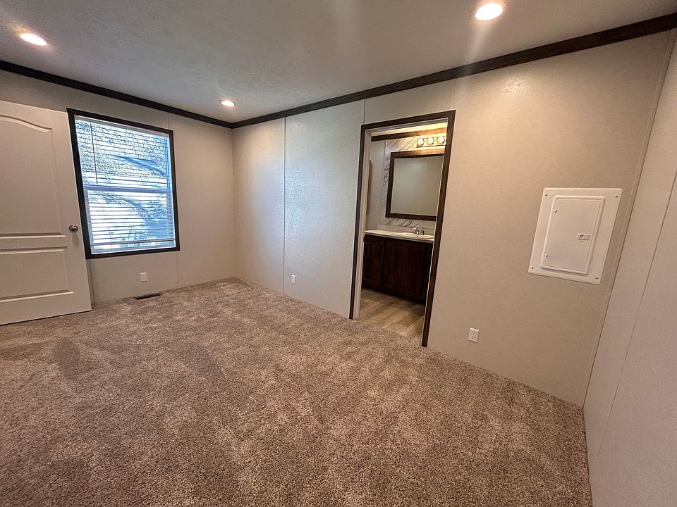 10340 Midland Rd Freeland MI Zillow