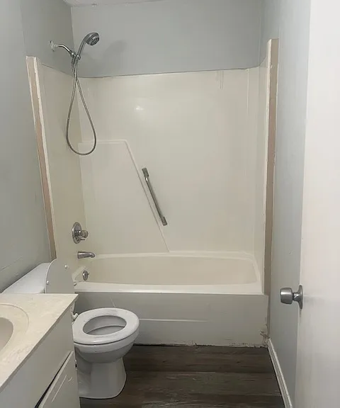 529 E Sharpe St #529 — Photo 3