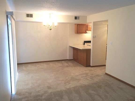 2nd image of 807 Kemp St