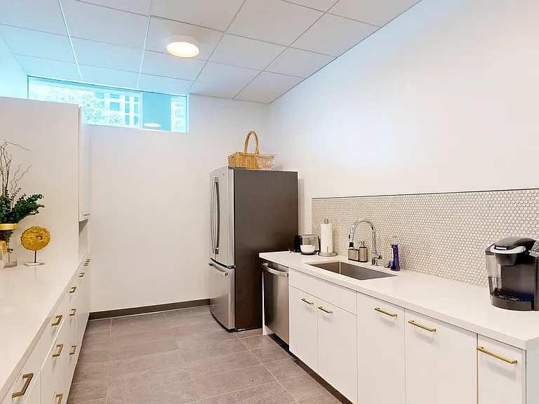 2401 Bayshore Blvd #502 — Photo 32