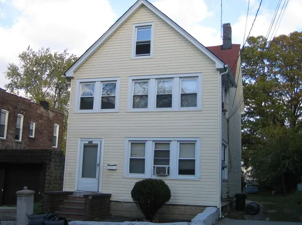 225 N Burgher Ave, Staten Island, NY 10310