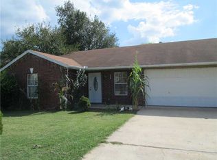 302 E Mimosa Pl, Rogers, AR 72756