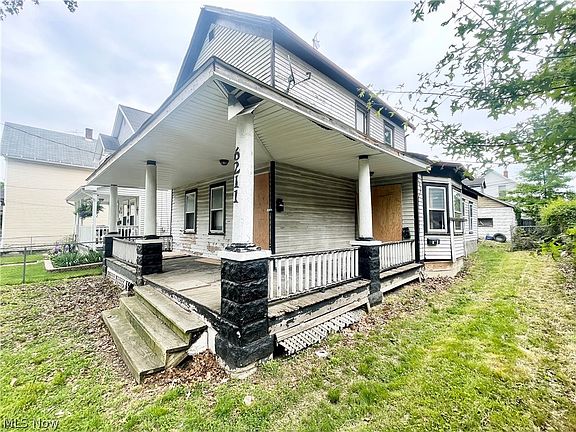 4th image of 6211 Lawn Ave