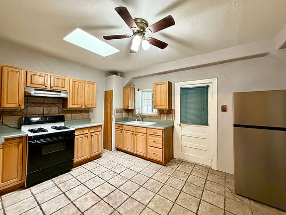 2nd image of 602 S Mesquite St