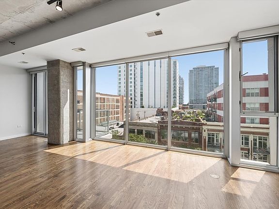 2nd image of 1620 S Michigan Ave Unit 606
