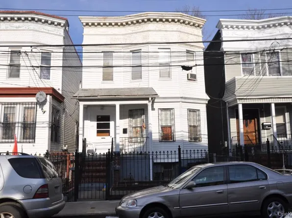 681 E 243rd Street, Bronx, NY 10470