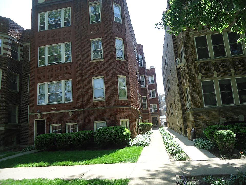 1st image of 2047 W Berwyn Ave APT 2