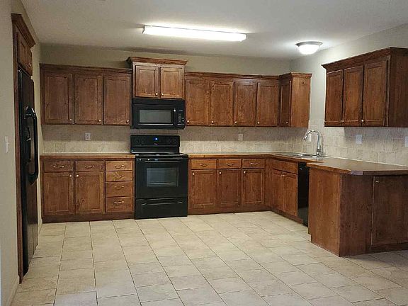 Large kitchen with a lot of cabinet space. Appliances are all included.