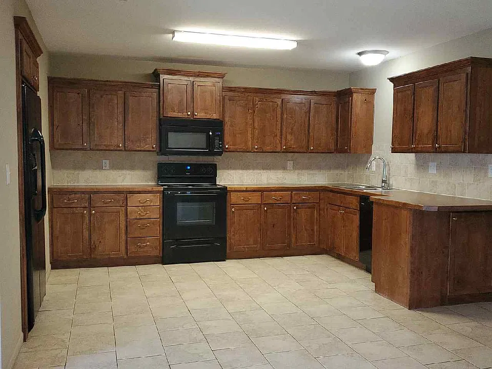 Large kitchen with a lot of cabinet space. Appliances are all included.
