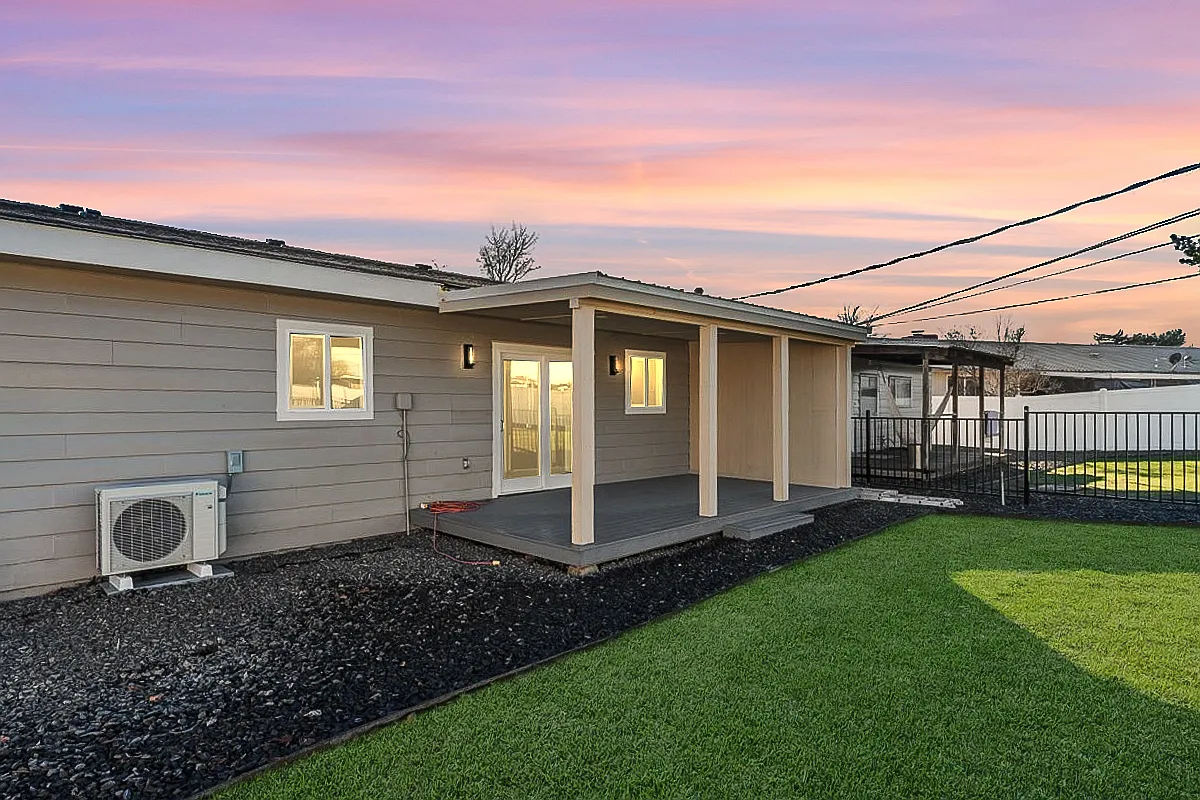 Building Photo - 604-606 W Crest Dr #605