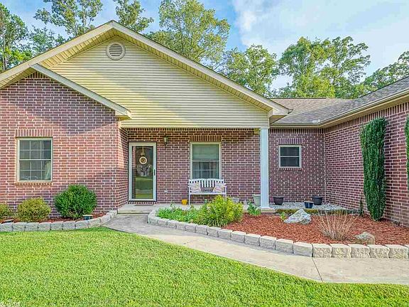2nd image of 120 Cobbleridge Trl