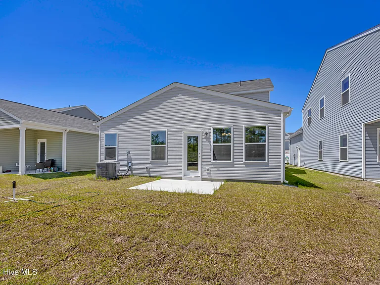 1095 Hanson Dr — Photo 26