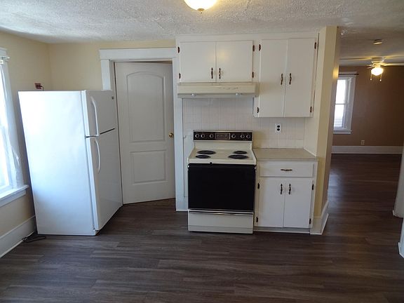 Kitchen from entry