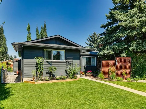 444 S Bracewood Cres SW, Calgary, AB T2W 3B8