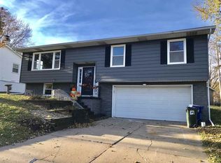 1020 Monticello Dr, Davenport, IA 52806