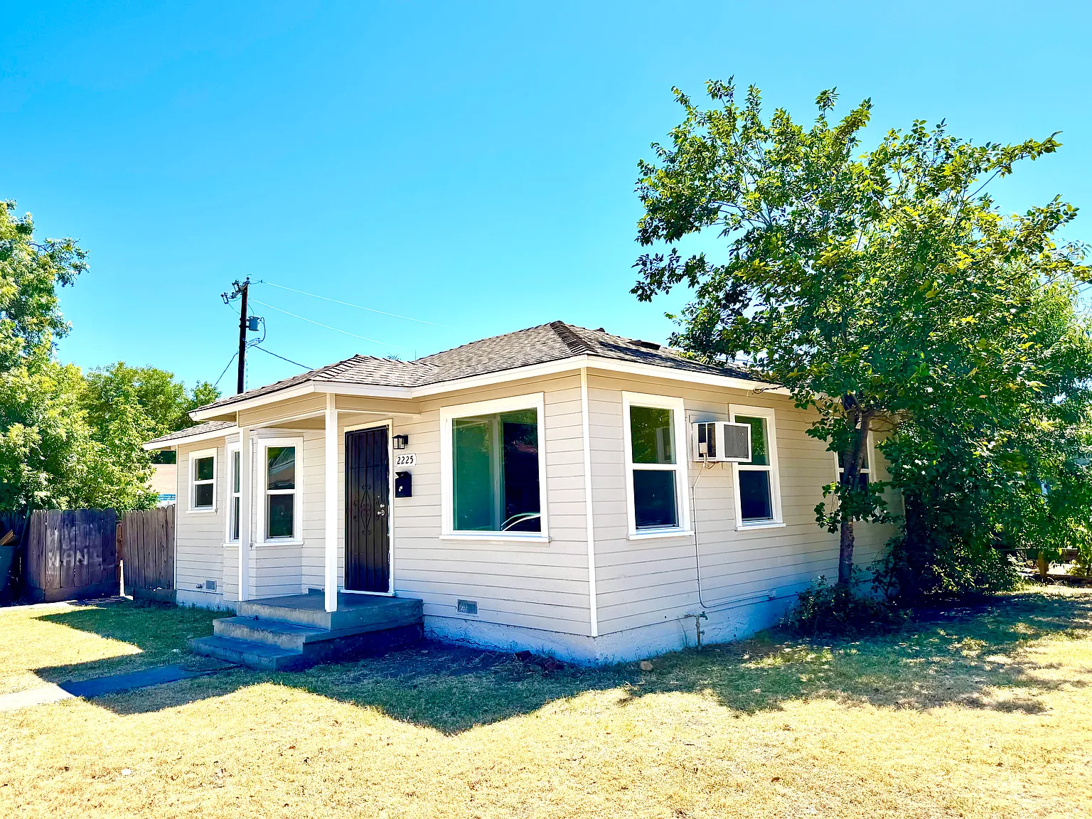 2 bed, 866 sqft, $1,999 — Photo 2