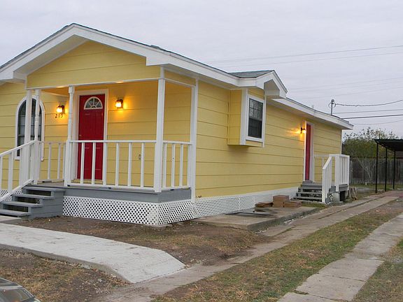 2nd image of 215 Poinciana Dr