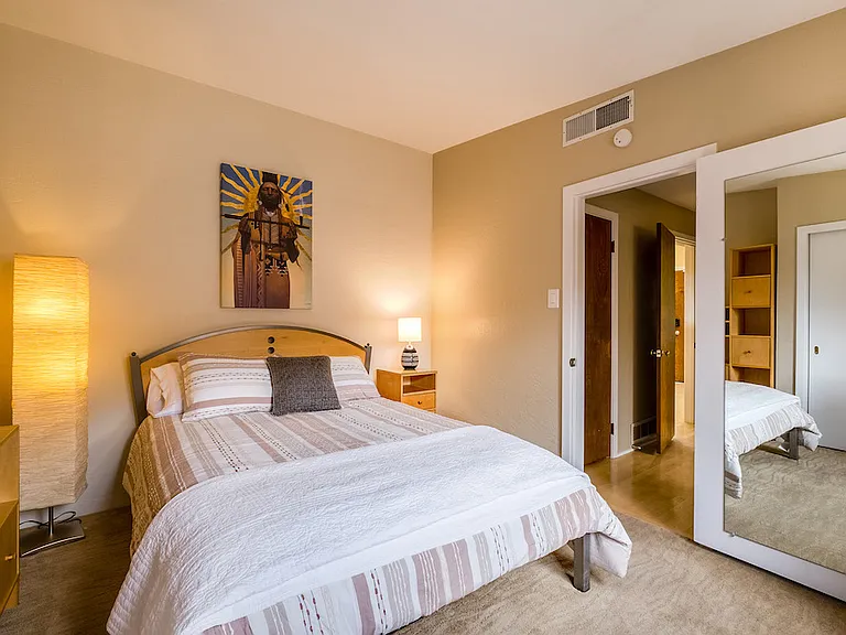 305 Aliso Dr SE — Photo 17