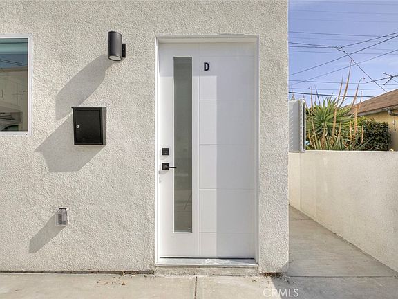 2nd image of 1070 Allen Ave #D
