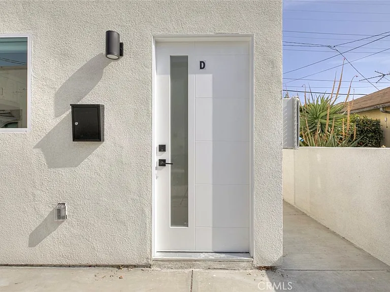 1070 Allen Ave #D — Photo 2