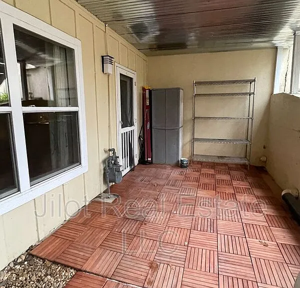 105 Dancing Fox Rd #B — Photo 1