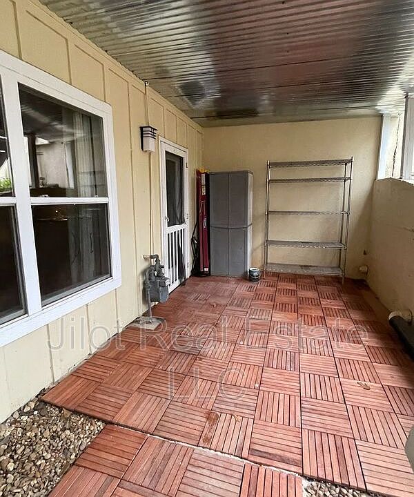 1st image of 105 Dancing Fox Rd #B