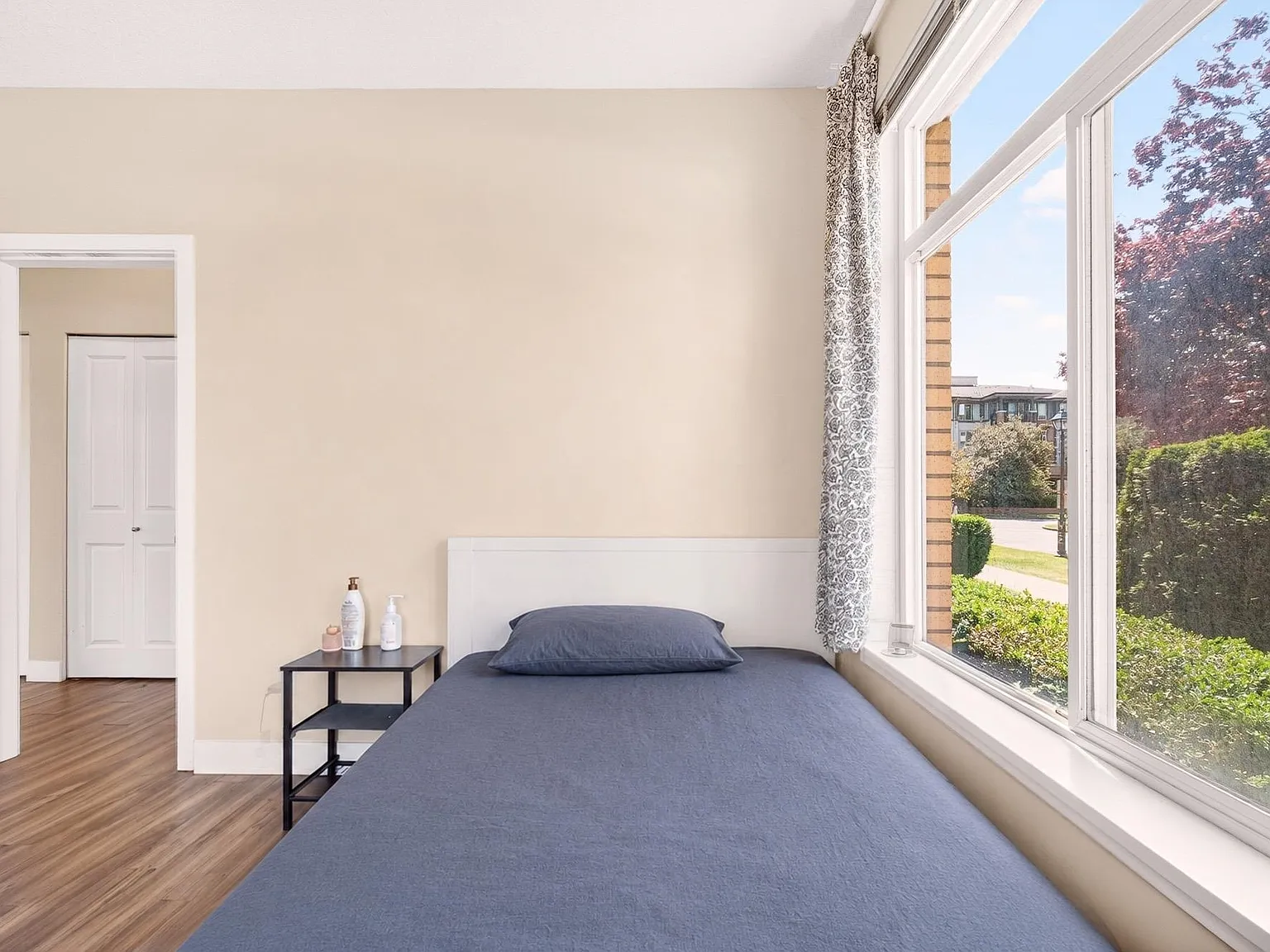 1 bed, 900 sqft, $1,725 — Photo 3