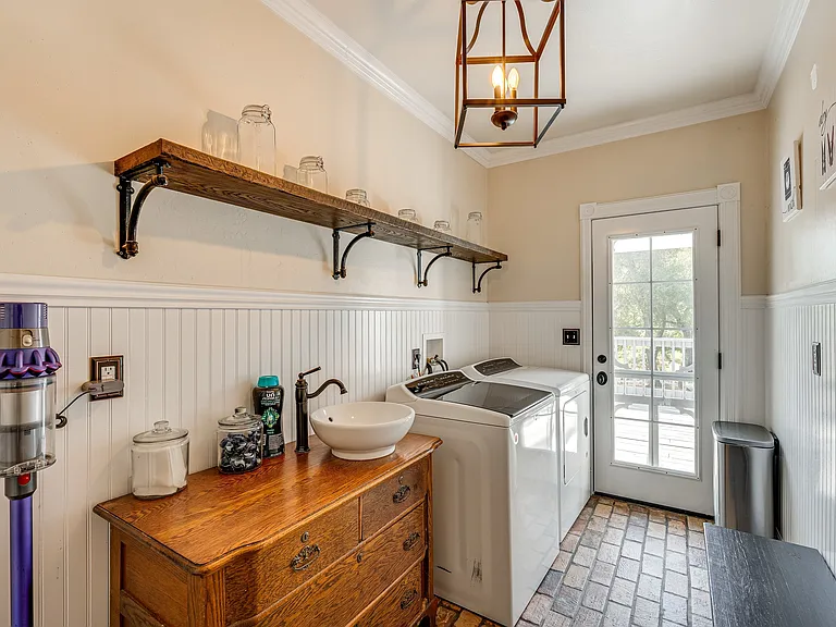 4640 Motto Ln — Photo 15