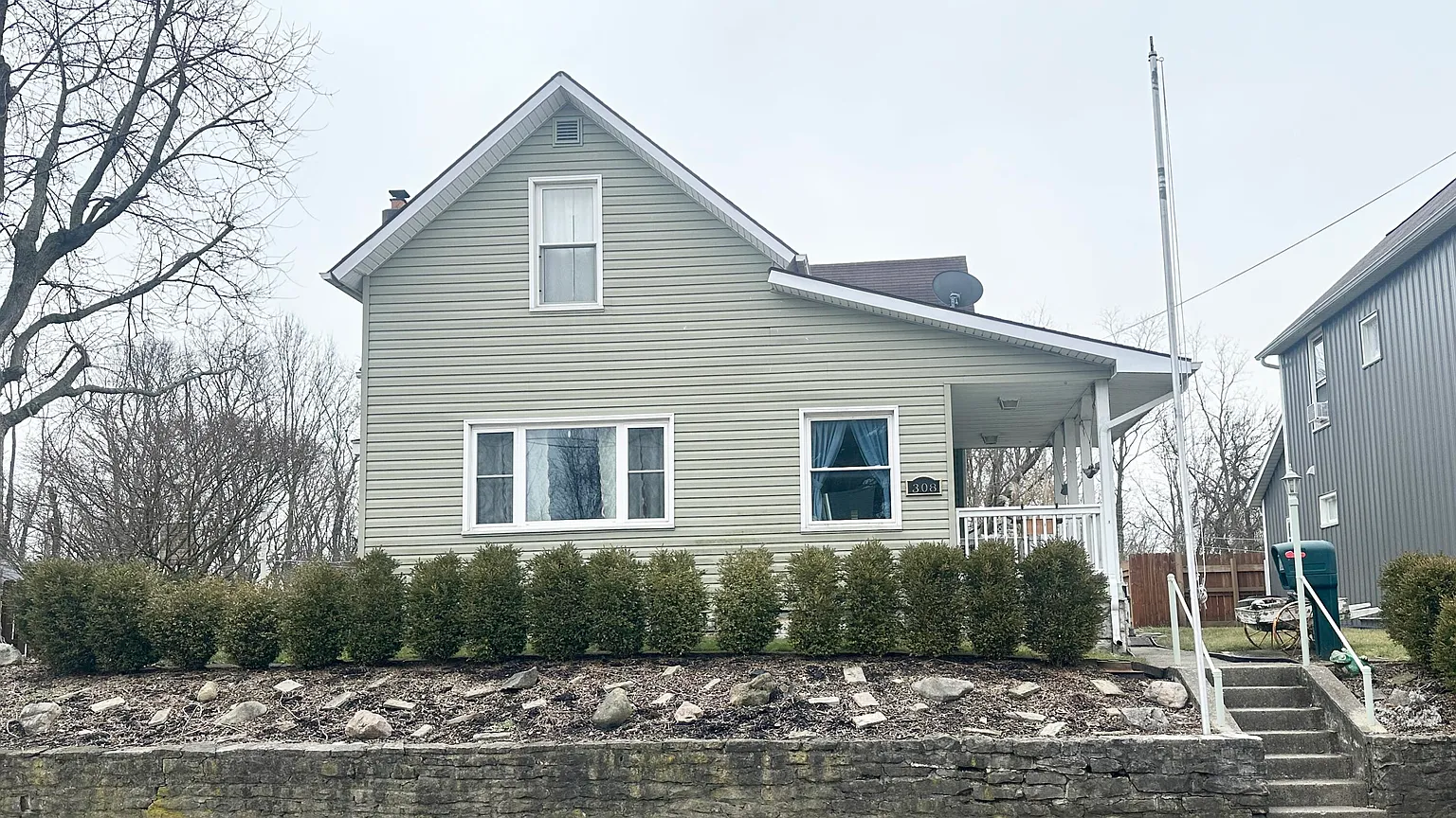 308 Washington Ave photo 1