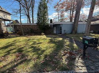 286 Edinboro Rd, Staten Island, NY 10306