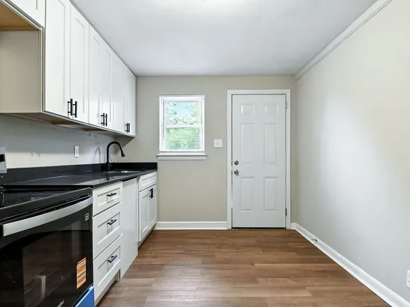 605 1st Ave SE APT 1, Hickory, NC 28602