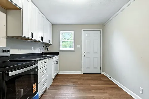 605 1st Ave SE #1 Photo 1