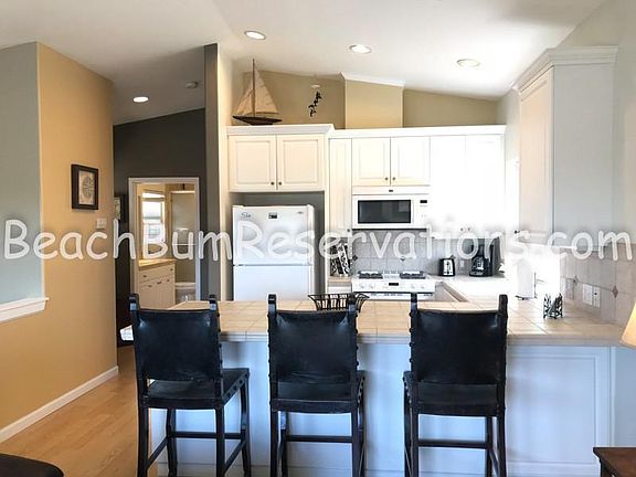 4th image of 462 Stimson Ave