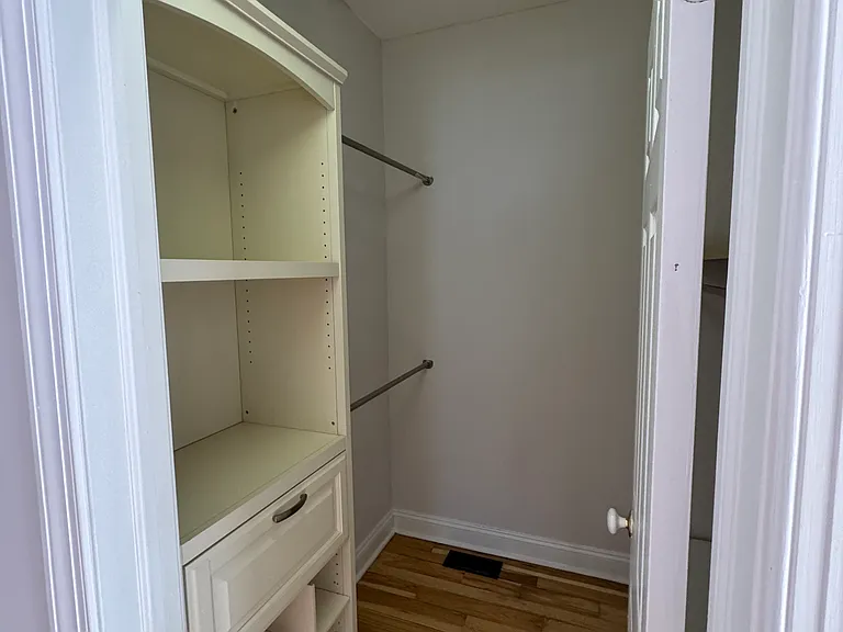 11238 Lake Shore Ct — Photo 34