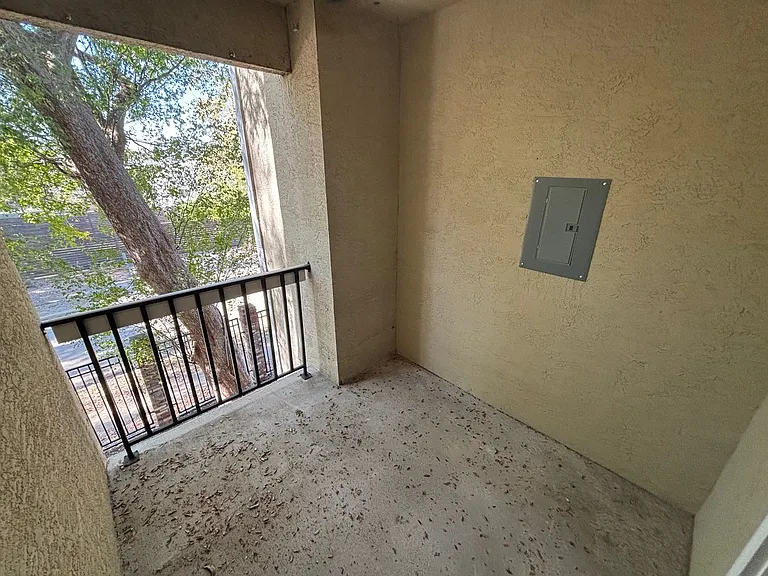 4800 W Lovers Ln #212 — Photo 7